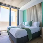 Eighty2 On M Luxury Ocean View Apartment