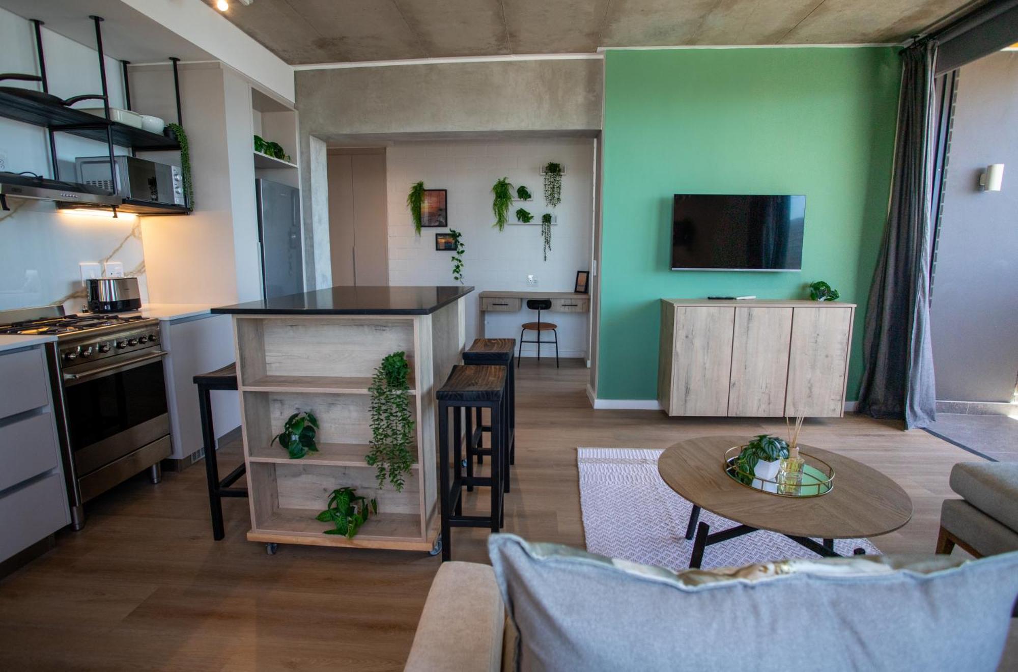 Eighty2 On M Luxury Ocean View Apartment
