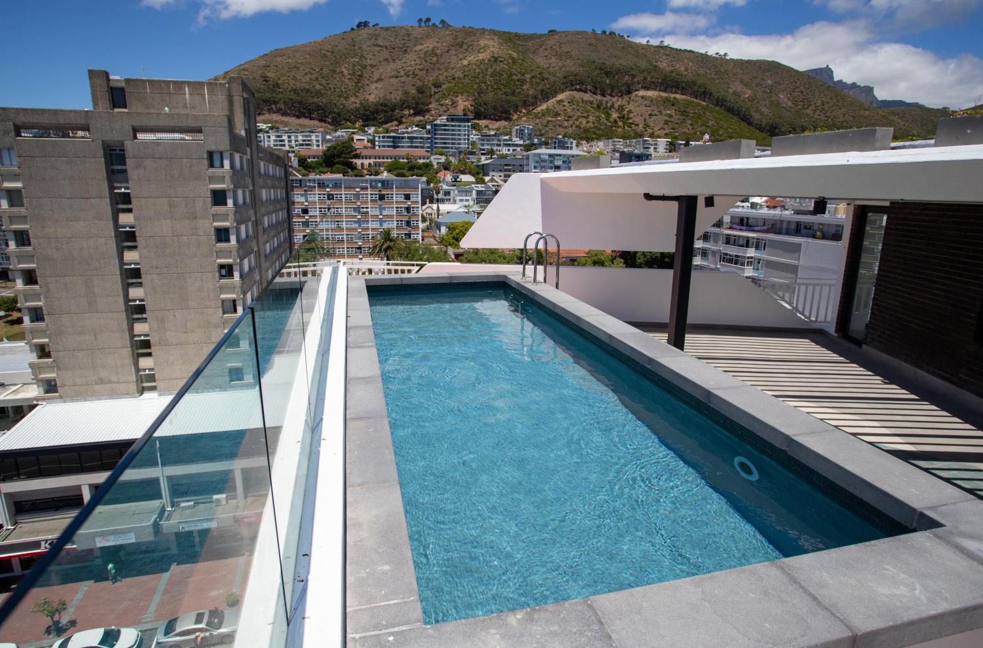 Eighty2 On M Luxury Ocean View Apartment